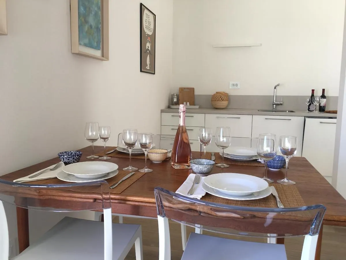 Barcuzzi Apartment