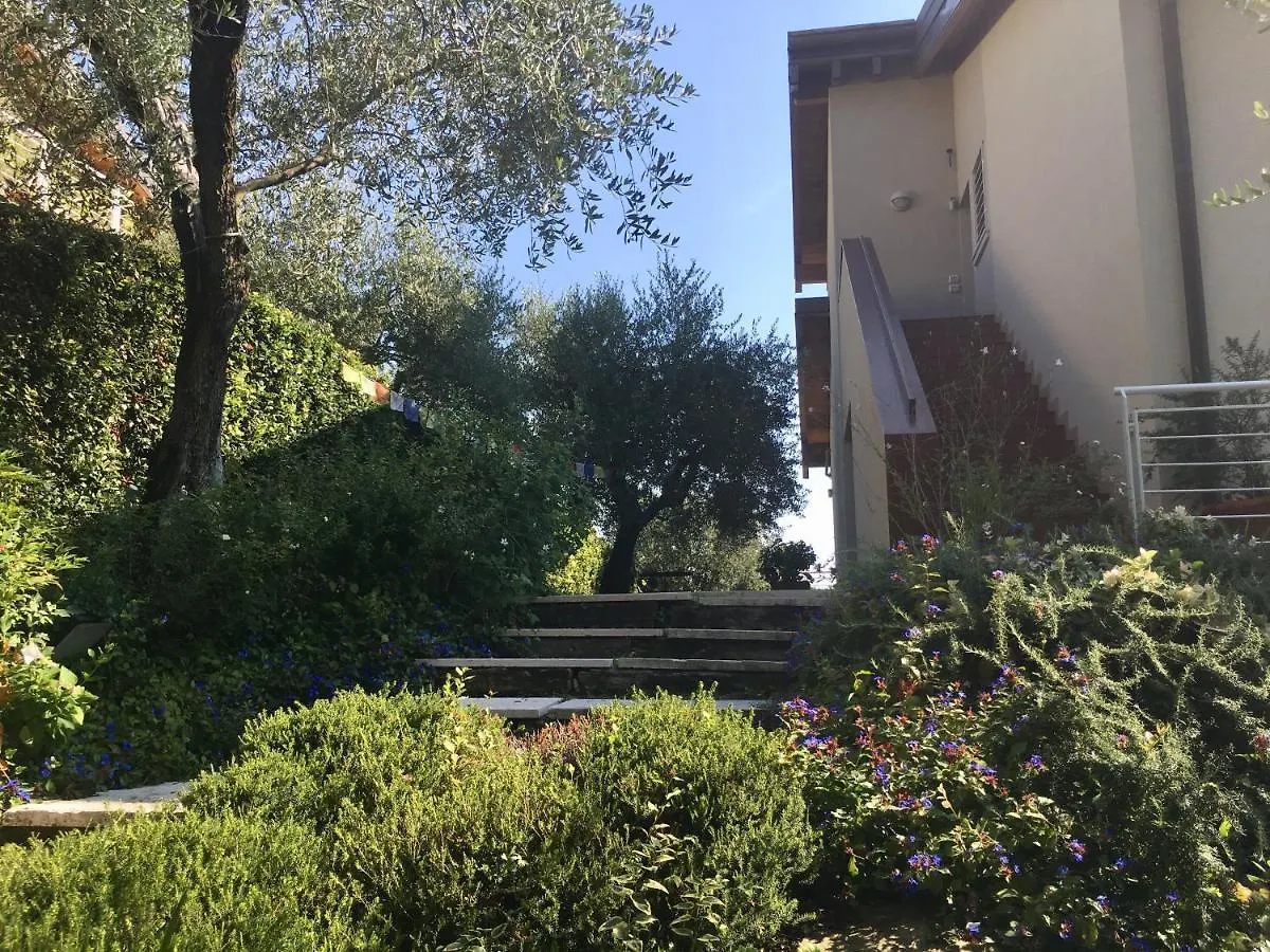 Barcuzzi Apartment 0*,  Italy