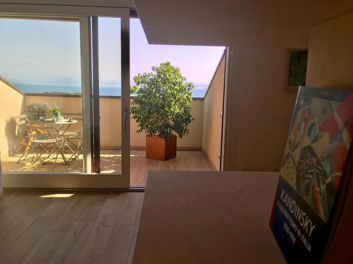 Barcuzzi Apartment
