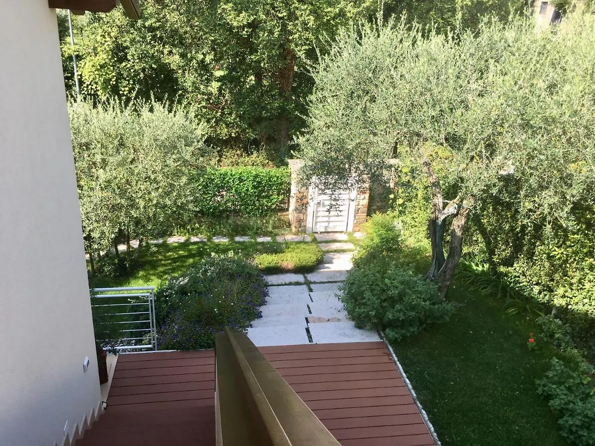 Barcuzzi Apartment